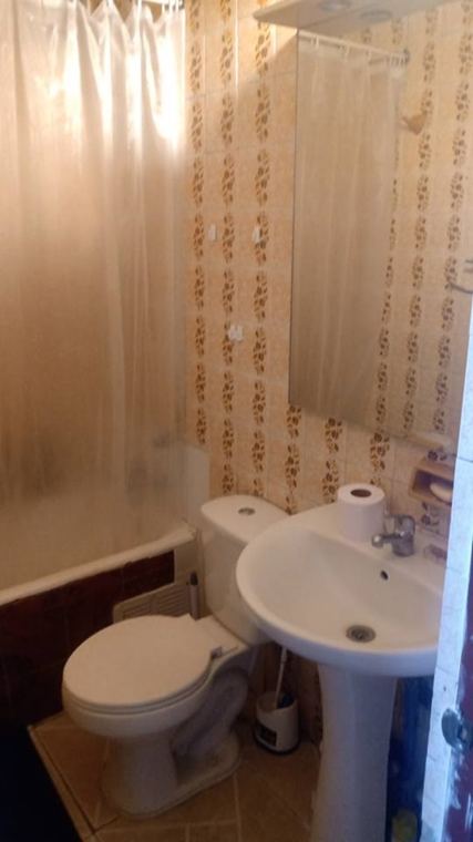 Baño con espejo